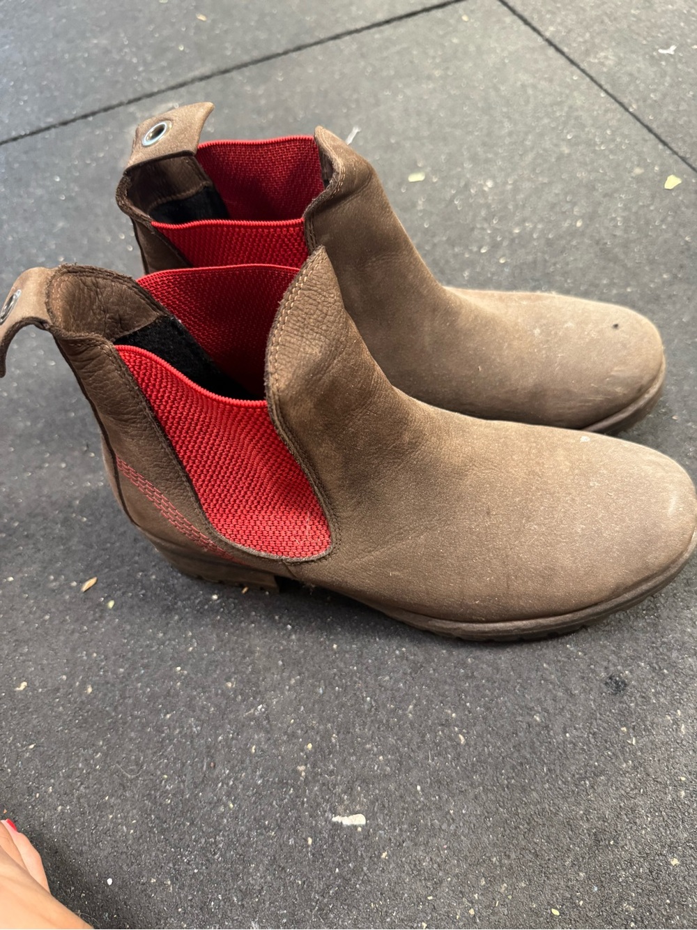 Bueno Florida Boots Brown with Red Elastic Panels